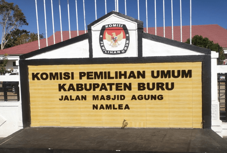 Berkas Lengkap, Empat Paslon Bupati-Wakil Bupati Buru Melaju ke Tahap Verifikasi