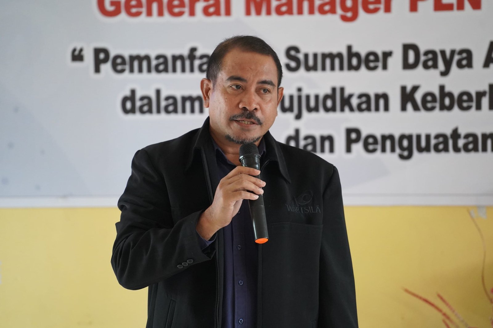Papar Energi Baru Terbarukan, GM PLN UIW Maluku – Malut Beri Kuliah Umum di Unidar Ambon