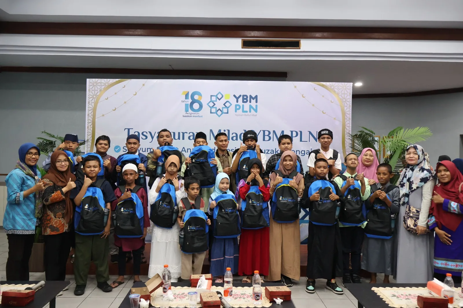 Rayakan Milad ke 18, YBM PLN UIW MMU Salurkan Bantuan kepada Anak Yatim, Dhuafa hingga Kaum Difabel