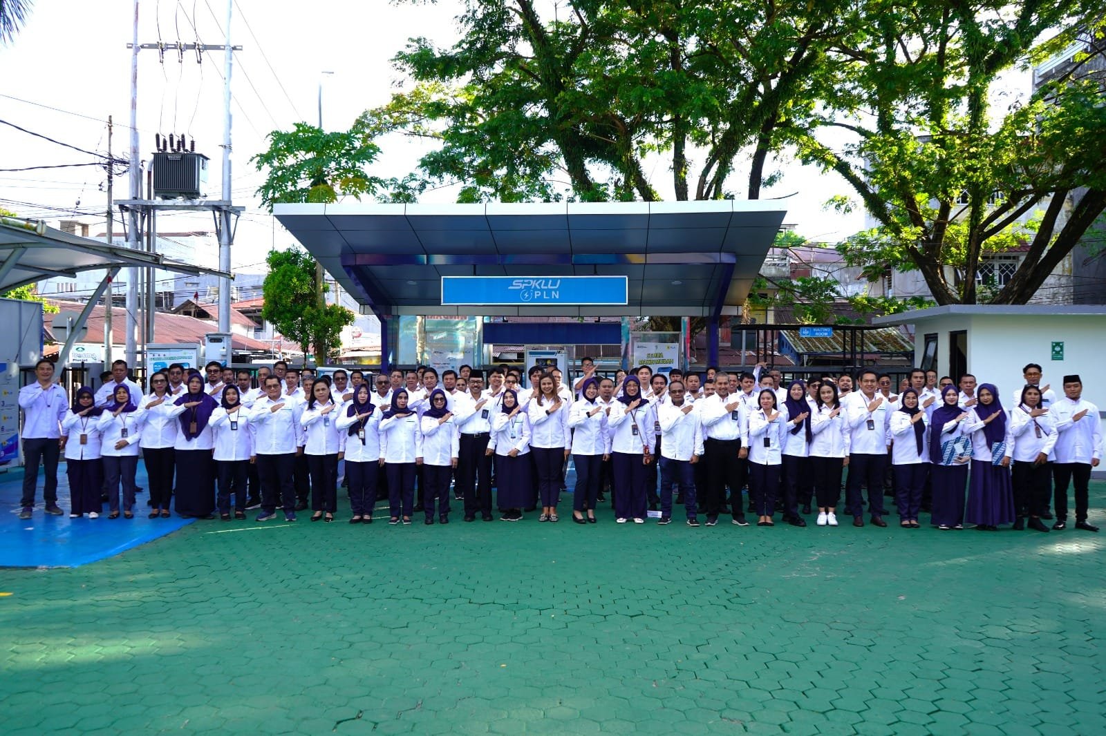 Maknai Hari Pahlawan, Dedikasi Tanpa Batas PLN UIW MMU jadi Wujud Representasi Pahlawan Modern