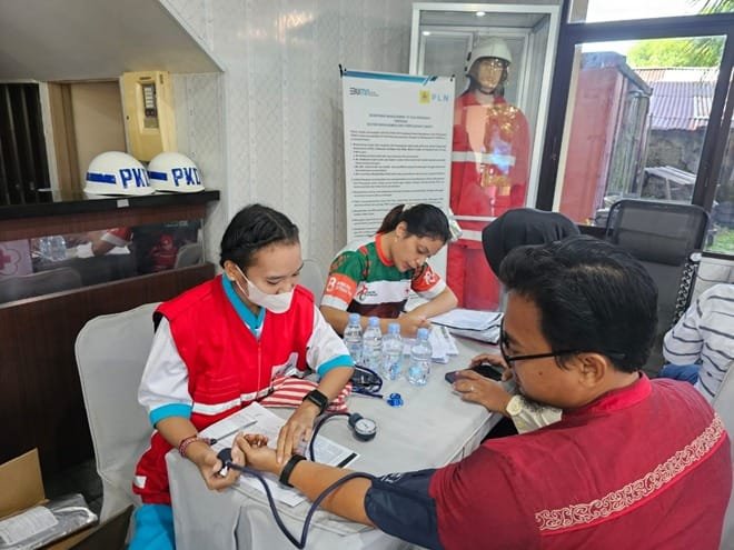 Semarak Bulan K3 Nasional, UPK Maluku Gandeng PMI Kota Ambon Laksanakan Kegiatan Donor Darah