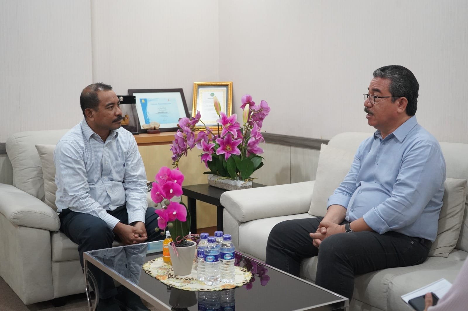 Listrik 24 Jam Hadir di 5 Pulau, Gubernur Maluku Apresiasi Komitmen dan Konsistensi PLN UIW MMU