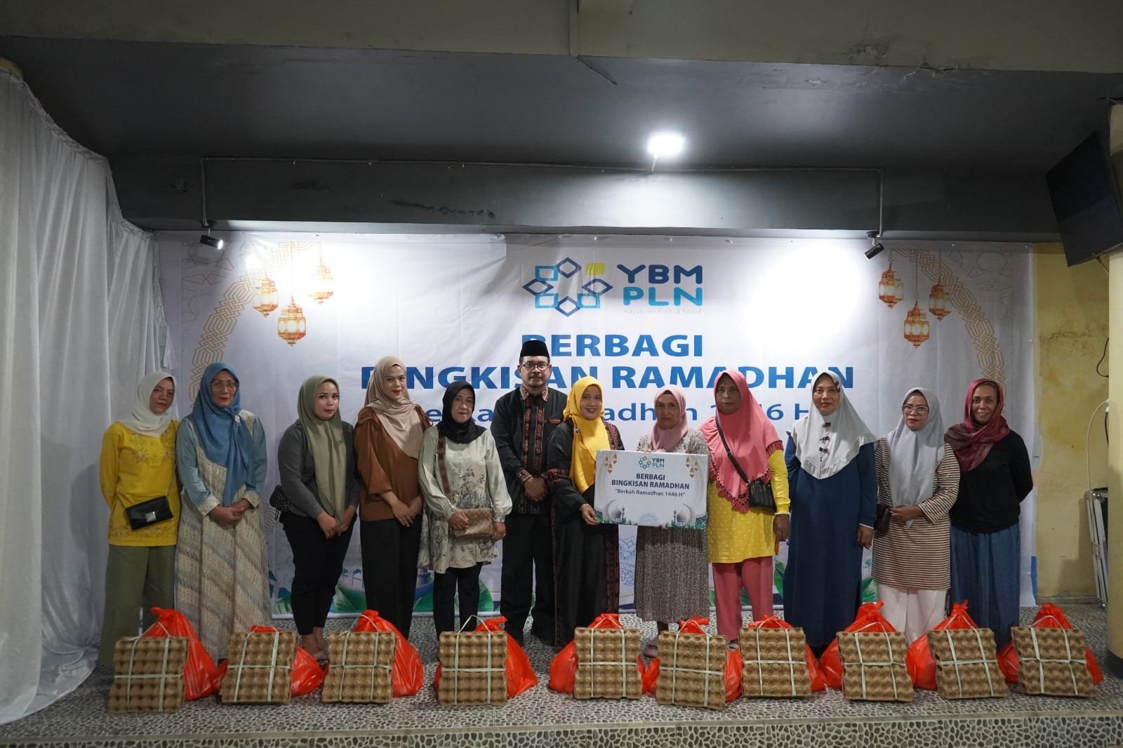 Peduli Kemanusiaan, YBM PLN UIW MMU Berbagi Berkah Ramadan dengan 1.355 Anak Yatim dan Kaum Dhuafa