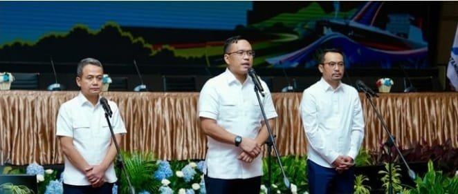Buka Jalur Langsung Aduan BBM. Ini Nomor Pribadi Dirut Pertamina
