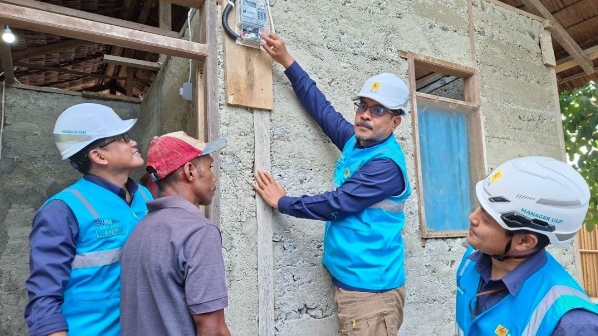 PLN Nyalakan Harapan di Piru: Gubernur Maluku Apresiasi Program Listrik Gratis untuk Rakyat