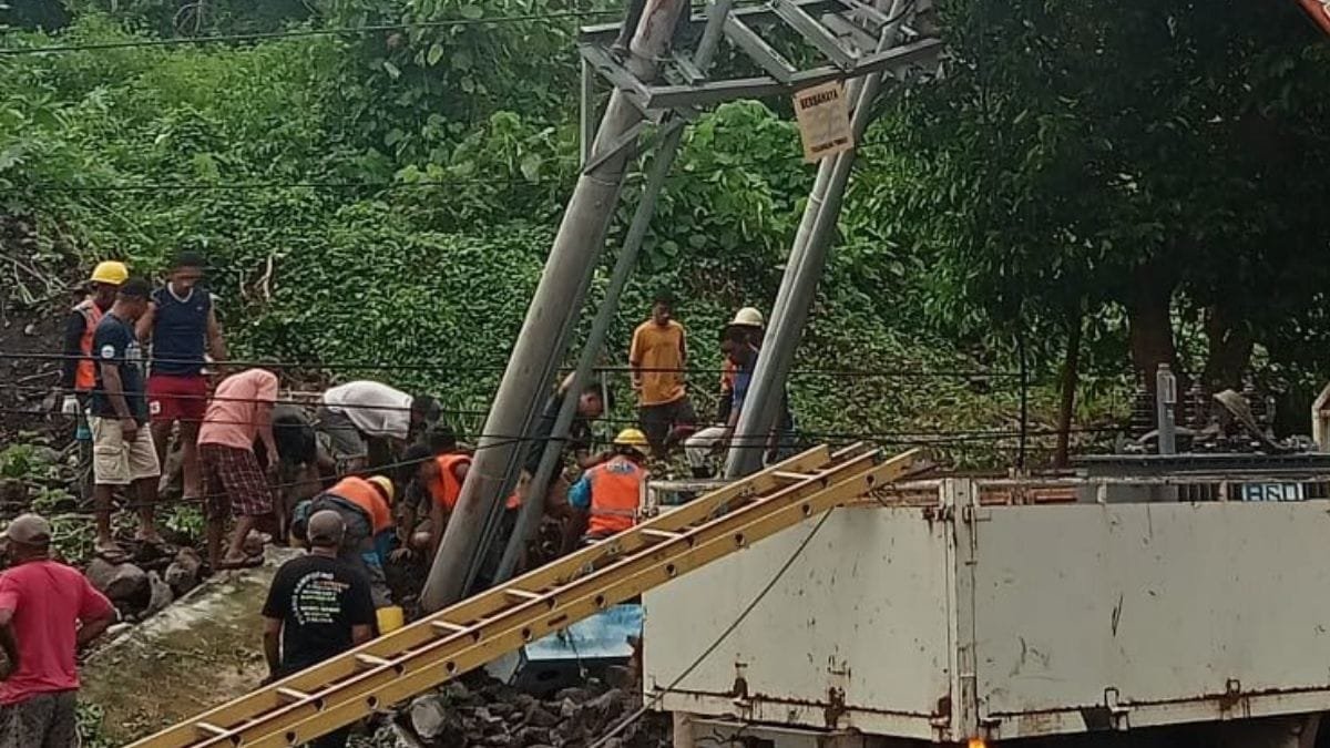 Akibat Cuaca Ekstrem di Tidore PLN ULP Soasio Gerak Cepat Pulihkan Gangguan Listrik