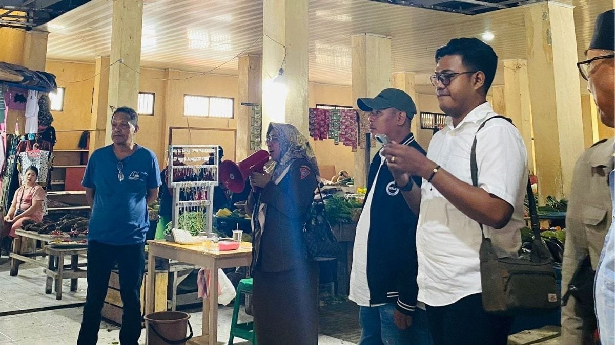 PT. LSN-DLHP Sosialisasi Wajib Rertibusi Kebersihan Bagi Pedagang di Ambon