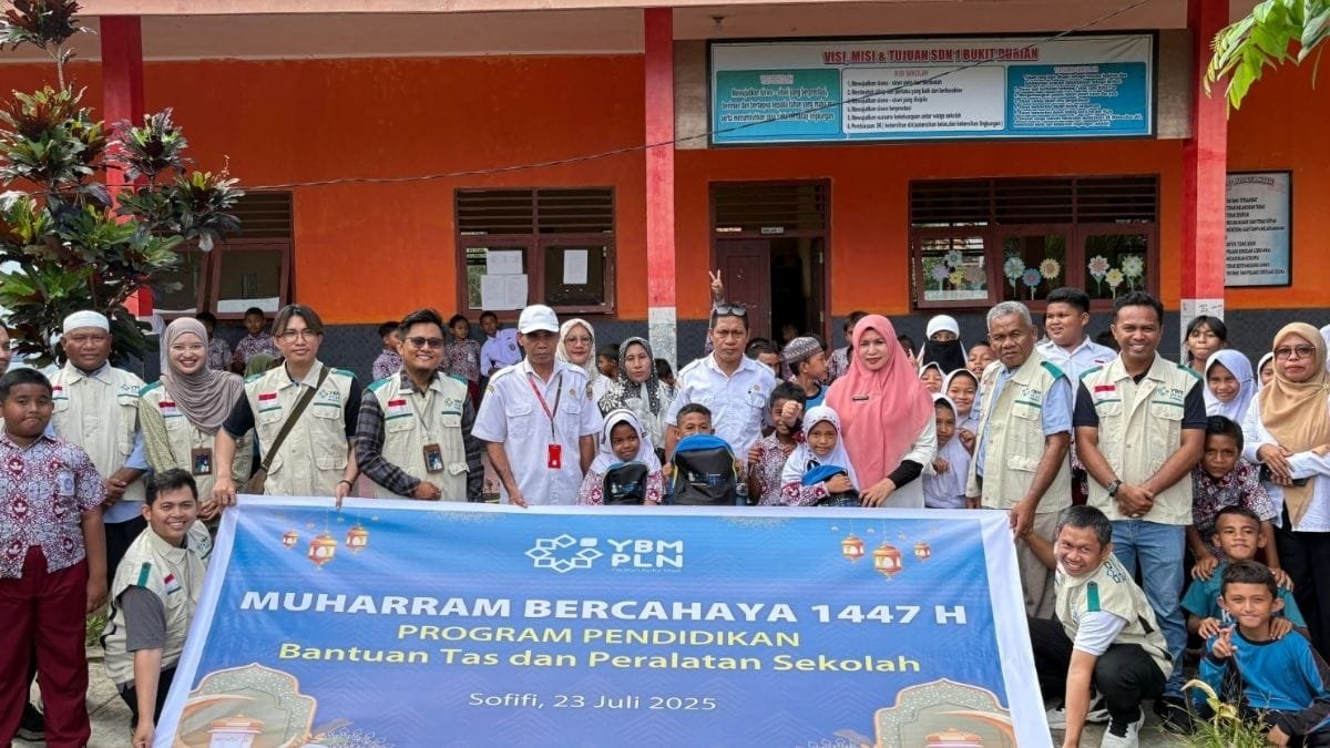 YBM PLN UP3 Sofifi Salur Bantuan Peralatan Sekolah Dukung Pendidikan Anak Kurang Mampu di Tidore Kepulauan