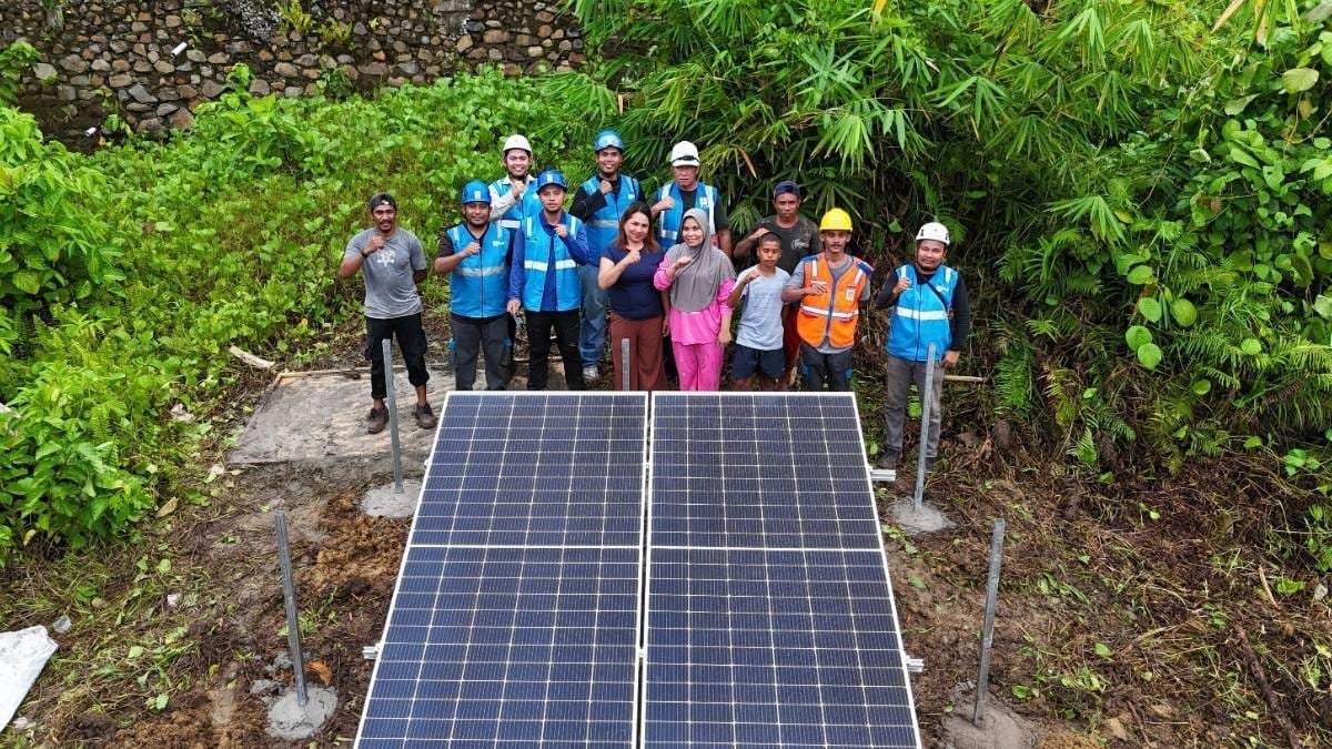 Wujudkan Asta Cita Presiden RI di Hari Kemerdekaan, PLN UP3 Sofifi Hadirkan Listrik di SMP Negeri 35 Pulau Kahatola