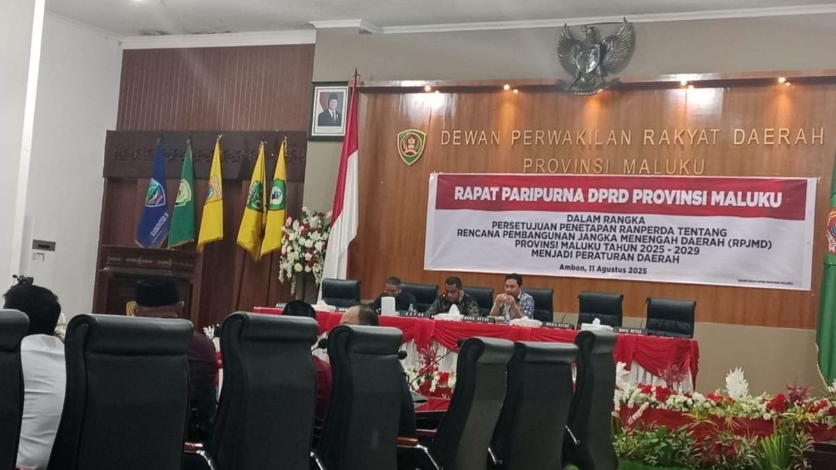 Seluruh Fraksi DPRD Maluku Setujui Perda RPJMD 2025-2029