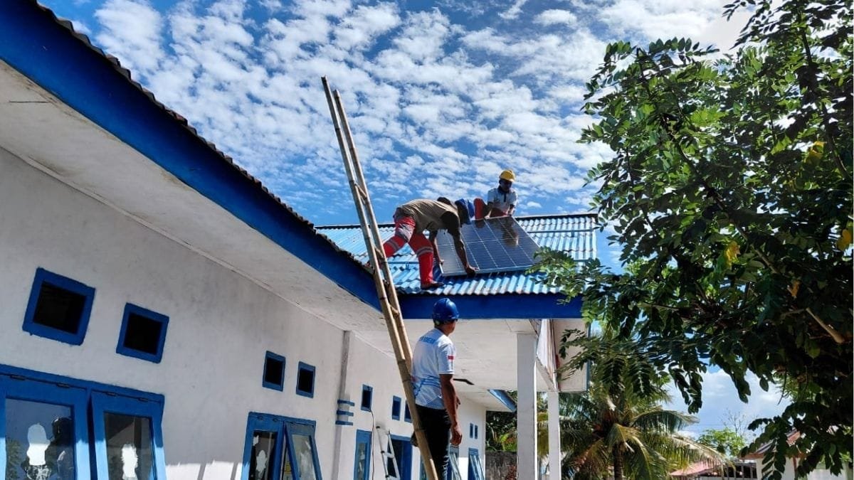 Terangi Desa Terpencil, PLN Hadirkan SuperSUN di MBD