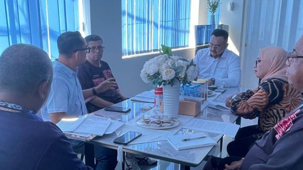 Dihadapan Senator Bisri, DKP : Sekarang Kita Hanya Penonton di Laut Maluku