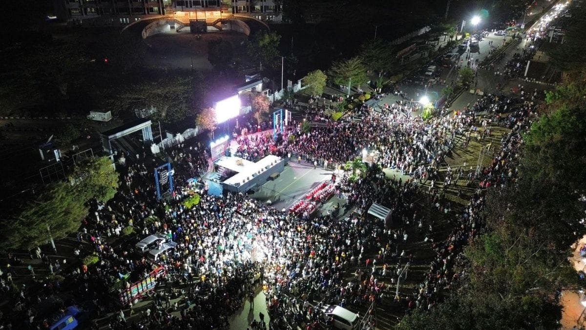 PLN UP3 Saumlaki Sukses Jaga Keandalan Listrik di Malam Puncak HUT ke-26 KKT