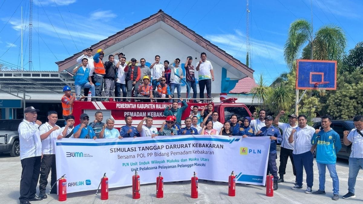 Perkuat Budaya K3, PLN UP3 Masohi Gelar Simulasi Tanggap Darurat Kebakaran