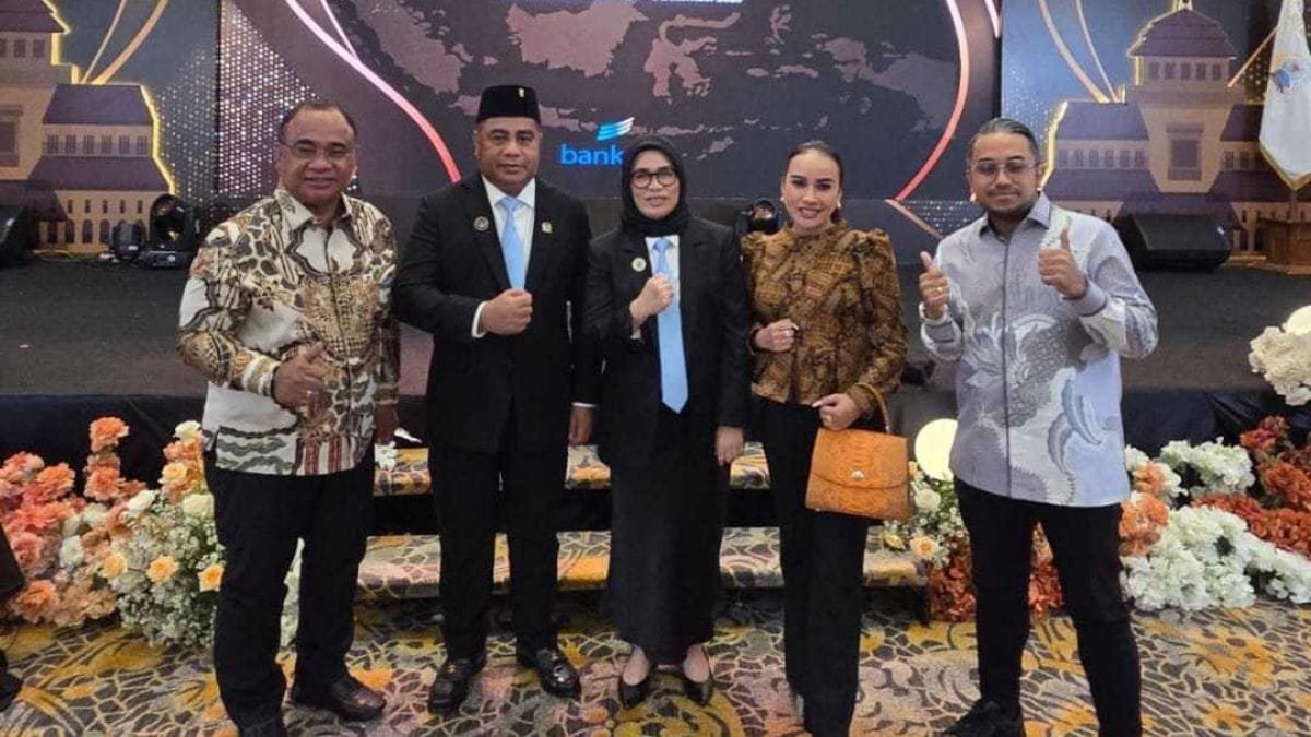 Tito Karnavian Lantik Benhur Watubun sebagai Wakil Ketua I Asosiasi DPRD Provinsi Seluruh Indonesia