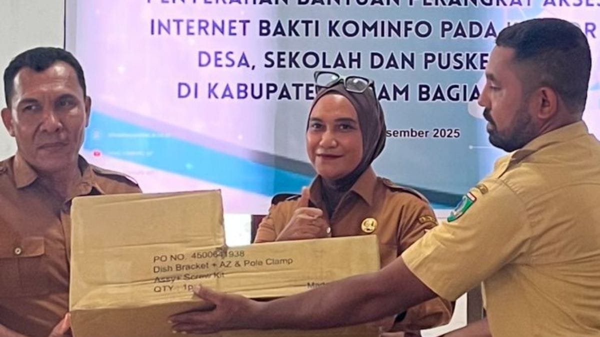Diskominfo SBT Terima 31 Paket Layanan Internet Gratis dari Kementerian