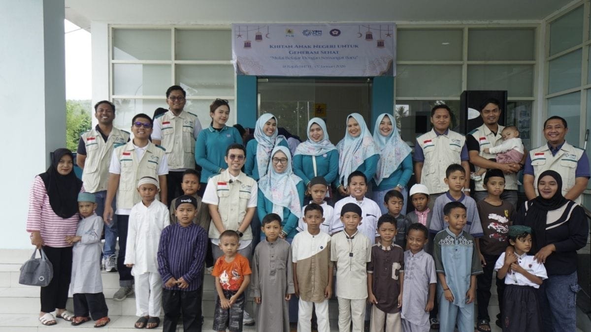 PLN UP3 Sofifi dan YBM PLN Gelar Khitanan Massal Gratis untuk Anak Kurang Mampu