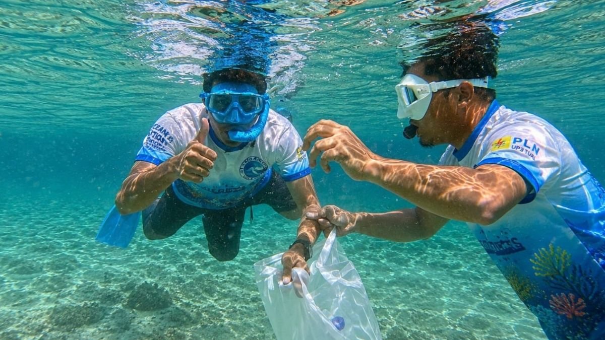 Peduli Lingkungan, PLN UIW MMU Laksanakan Aksi Bersih Laut dan Pantai di Tual