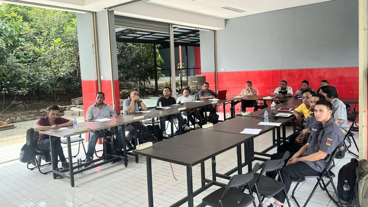 PLN Dorong Electrifying Lifestyle di Maluku melalui Program Konversi Motor Listrik