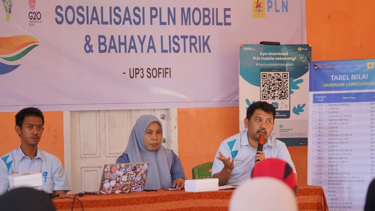 PLN UP3 Sofifi Gencar Sosialisasi PLN Mobile hingga ke Tingkat Desa