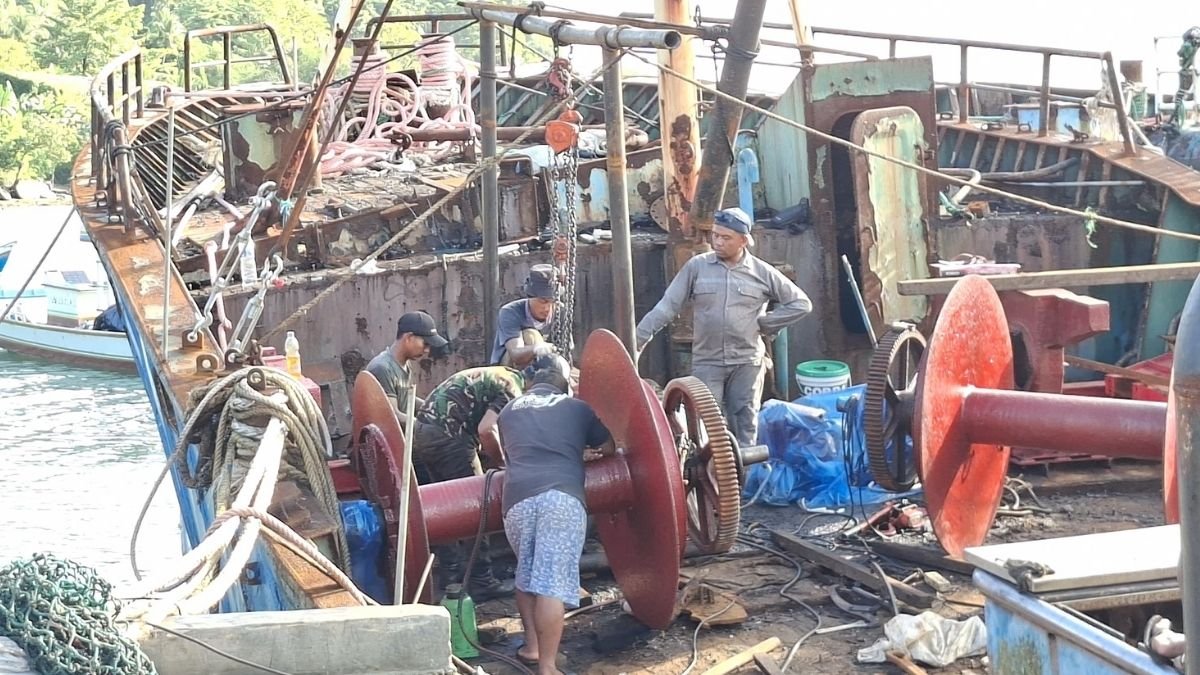 Daerah Berpotensi Rugi, Diduga Praktek Dooking Ilegal di  Pelabuhan Eri