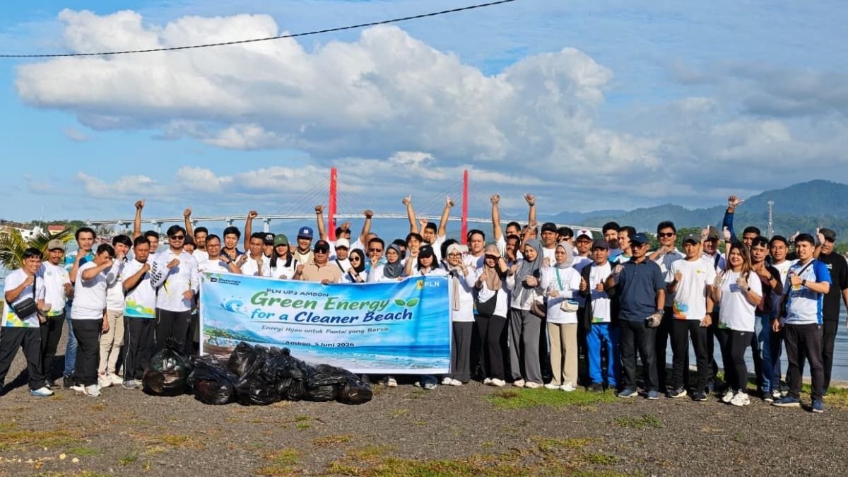 Peringati Hari Lingkungan Hidup Sedunia, PLN UIW MMU Gelar EVP Bersih Pantai di Ambon dan Masohi