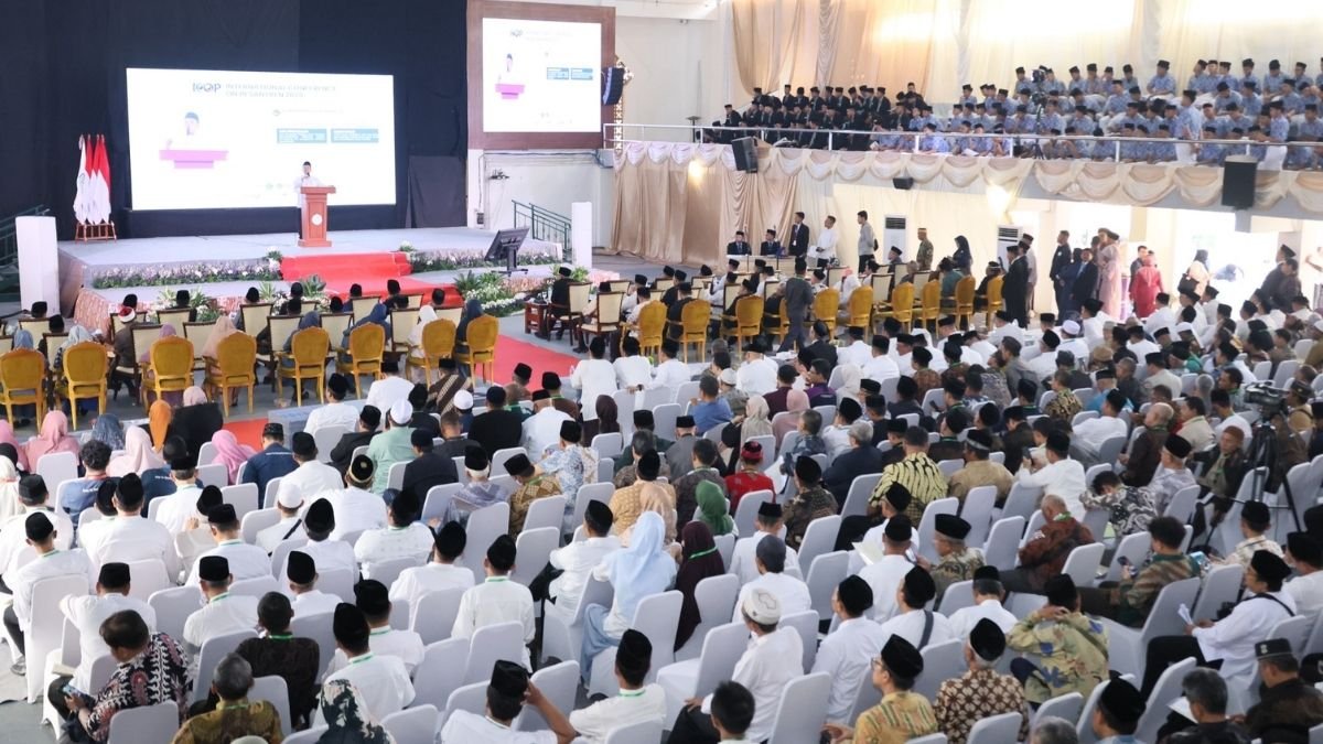 Bicara dalam International Conference on Pesantren 2026, Menteri Nusron Ajak Masyarakat Sertipikatkan Tanah Wakaf untuk Lindungi Aset Umat