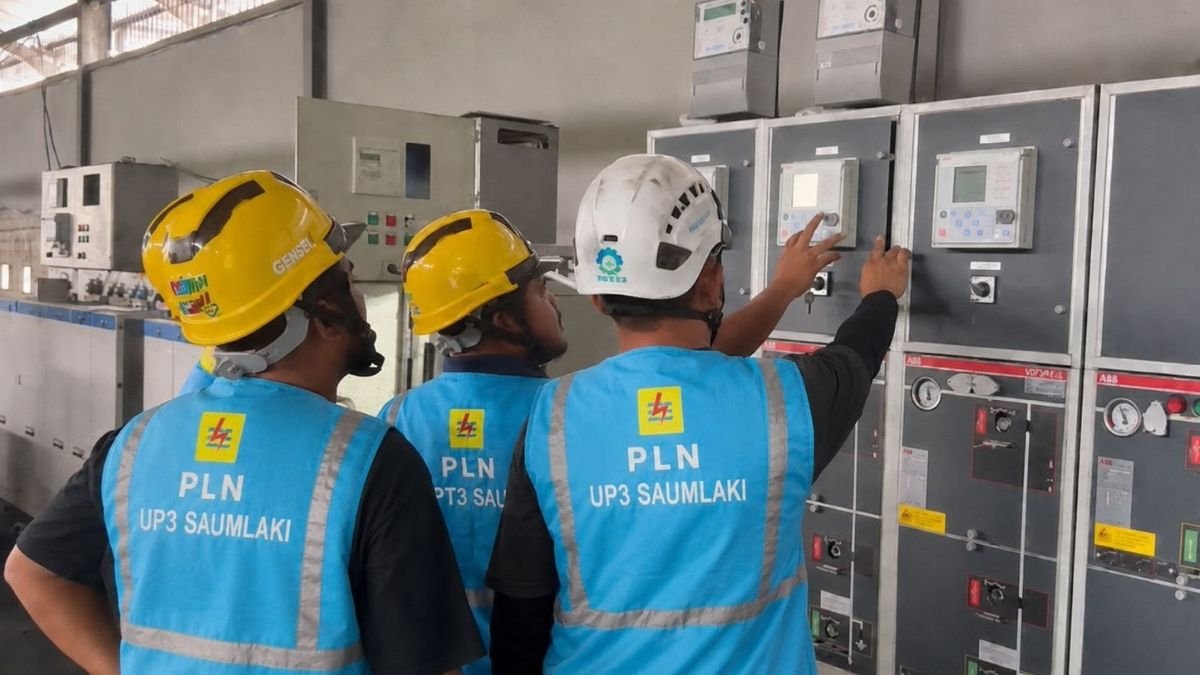 Dukung Pelayanan Publik dan Aktivitas Masyarakat, PLN UP3 Saumlaki Perkuat Keandalan Sistem Kelistrikan di Larat