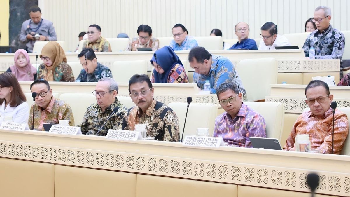 RDP dengan Komisi II DPR RI, Sekjen ATR/BPN Laporkan Capaian Pelaksanaan Tujuh Layanan Prioritas