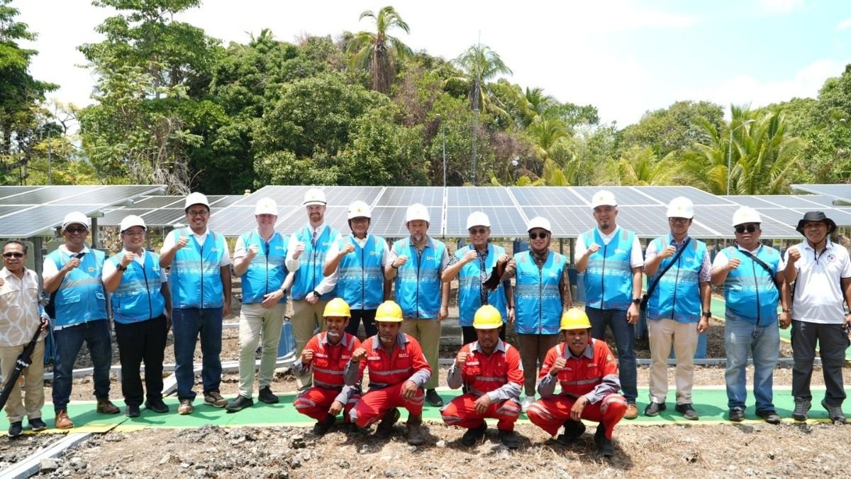PLN Bersama Dirjen EBTKE Tinjau PLTS Pulau Tiga, Perkuat Listrik 24 Jam Berbasis Energi Bersih